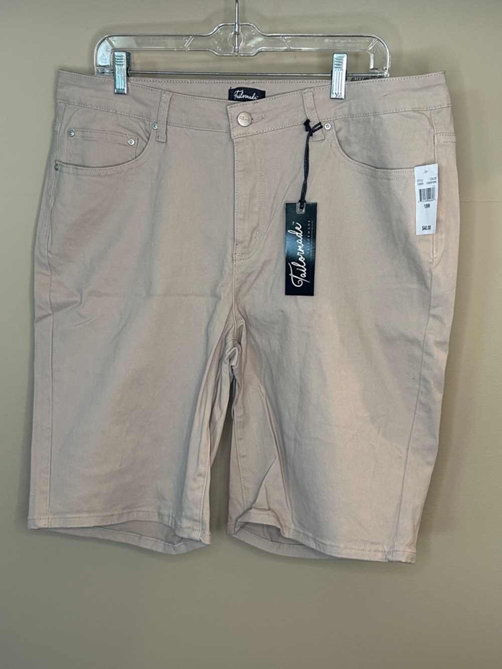 Tailormade Women's Beige Flat-Front Bermuda Shorts